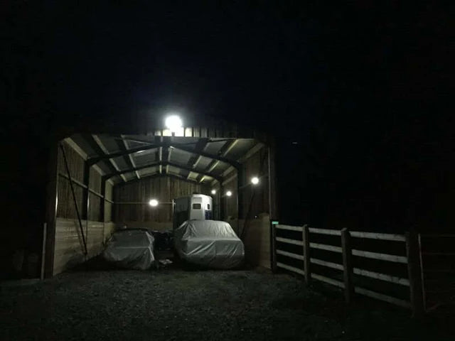 Small Stable Blocks & Farmyards