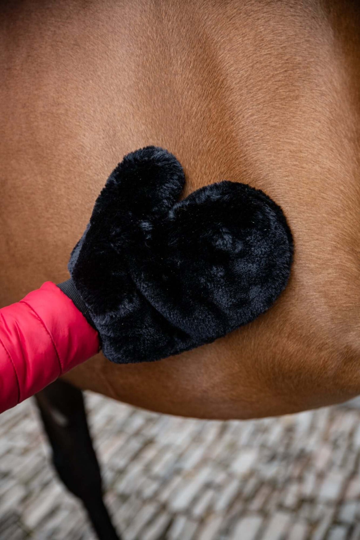 Gant de toilettage doux en fausse laine d'agneau